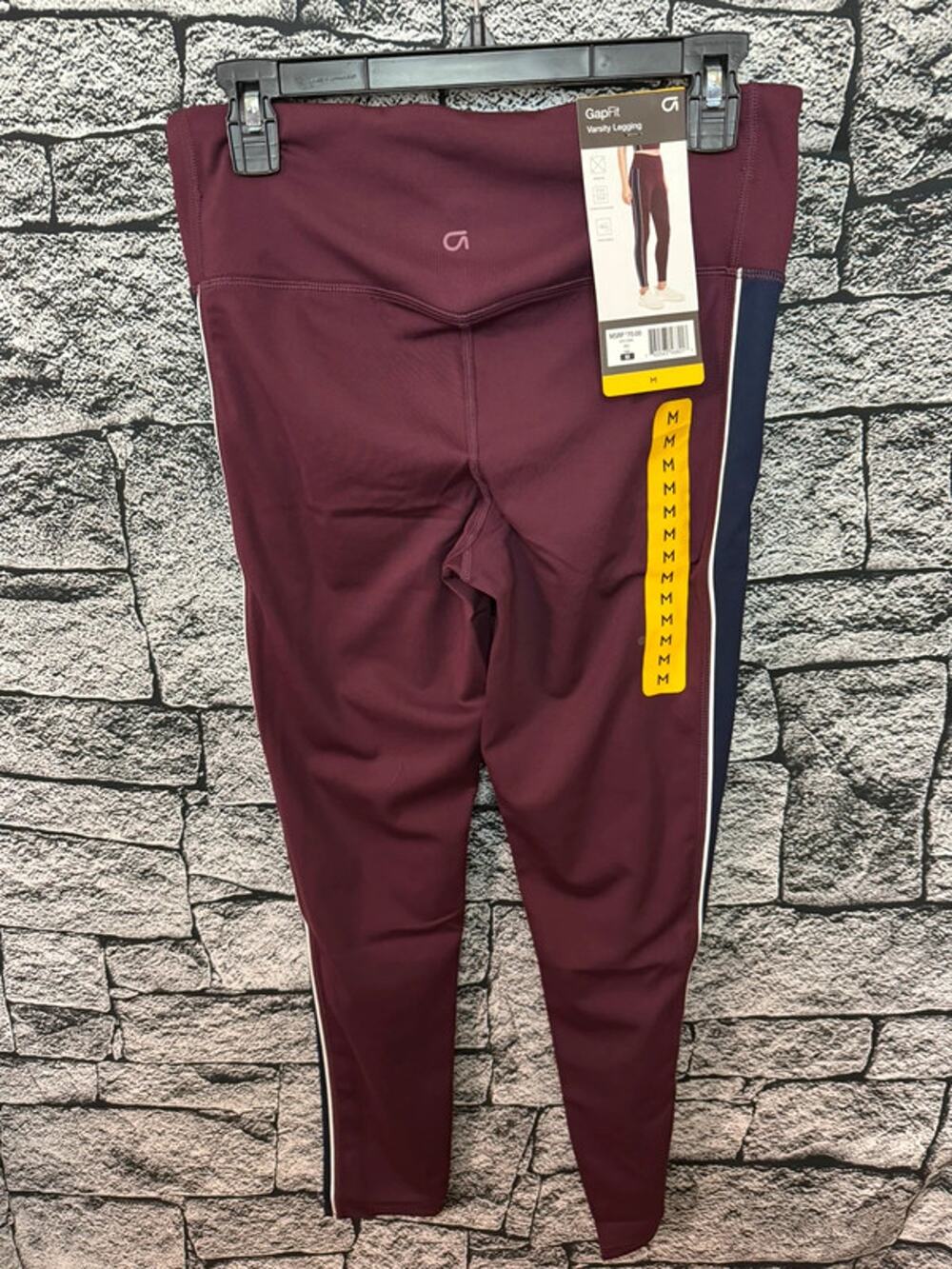NWT Ladies Gap Fit Varsity Leggings - Medium